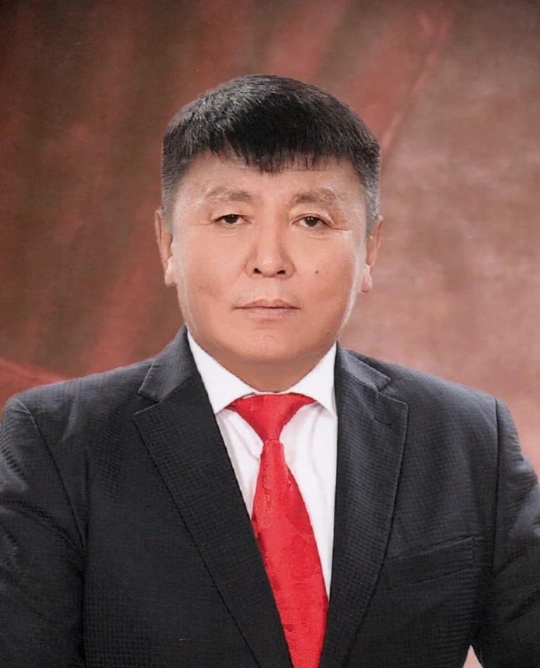 Сургуулийн захирал С.Нэргүйдаваа